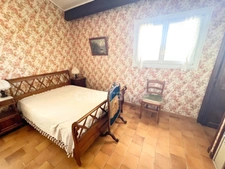 Charming 3-room, 2-bedroom house for sale in REILLANNE (04) - 650m2 garden, in a quiet location