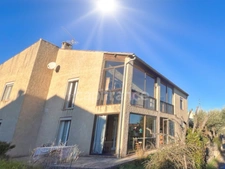 Rare villa for sale in Forcalquier (04) - 220m2, 7 rooms, 6 bedrooms, 800m2 garden, Great Potential