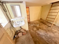 Maison de village lumineuse 2 chambres avec cave aménageable à Revest-du-Bion (04) proche Banon – Idéal investissement locatif