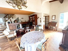 Charming 3-room, 2-bedroom house for sale in REILLANNE (04) - 650m2 garden, in a quiet location