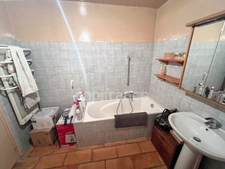 Maison de village 300 m² avec jardin et garage à vendre à Reillanne (04110) – Cœur du Luberon