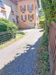 House for sale in Digne-les-Bains – 115 m², 4 bedrooms, 300 m² garden with trees, great potential