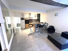 For sale in Forcalquier - Beautiful 2-bedroom apartment with sunny terrace