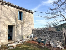 Maison Ferme avec 18 hectares à vendre à La Rochegiron (04150) proche Banon, Alpes-de-Haute-Provence