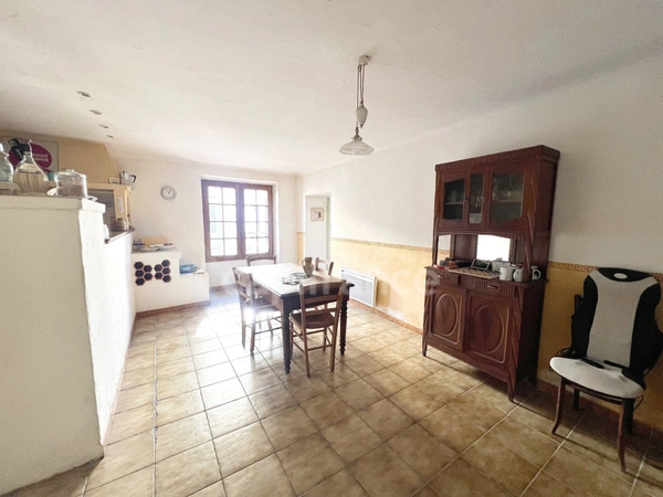 À Vendre Maison de Village plaine de charme 7 pièces 3 chambres à VILLENEUVE (04180)