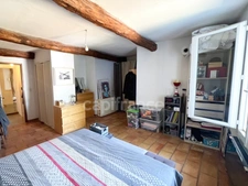 Maison de village 300 m² avec jardin et garage à vendre à Reillanne (04110) – Cœur du Luberon
