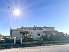Rare villa for sale in Forcalquier (04) - 220m2, 7 rooms, 6 bedrooms, 800m2 garden, Great Potential