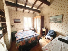 Charming 3-room, 2-bedroom house for sale in REILLANNE (04) - 650m2 garden, in a quiet location