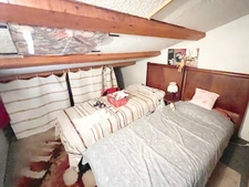 Vente Maison de plain-pied 4 pièces à MANOSQUE (04) - Jardin 740m2, garage, combles aménagés, proche commodités
