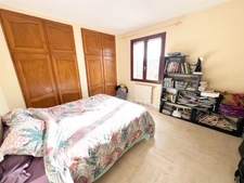 Detached house with 5 rooms, 4 bedrooms, 123 m² with full basement, 1300 m² plot and panoramic view in REILLANNE (04)