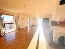 Rare villa for sale in Forcalquier (04) - 220m2, 7 rooms, 6 bedrooms, 800m2 garden, Great Potential