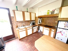 Detached house with 5 rooms, 4 bedrooms, 123 m² with full basement, 1300 m² plot and panoramic view in REILLANNE (04)