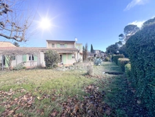 Charming 3-room, 2-bedroom house for sale in REILLANNE (04) - 650m2 garden, in a quiet location
