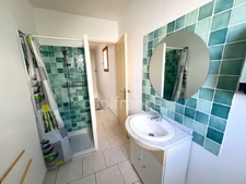 Maison de village à vendre à Céreste-en-Luberon – 2 chambres, terrasse, aucun travaux