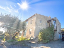 Villa rare à vendre à Forcalquier (04) - 220m2, 7 pièces 6 chambres, jardin 800m2, Fort Potentiel