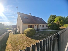 Grande maison familiale avec piscine à Damparis : l'espace dont votre famille rêve !