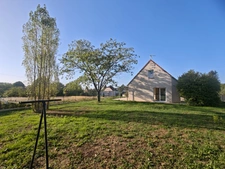 Maison individuelle lumineuse avec jardin, terrasse et grand garage à Authume