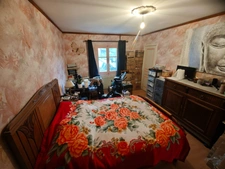 Et si cette maison cachait bien plus qu'une simple adresse...