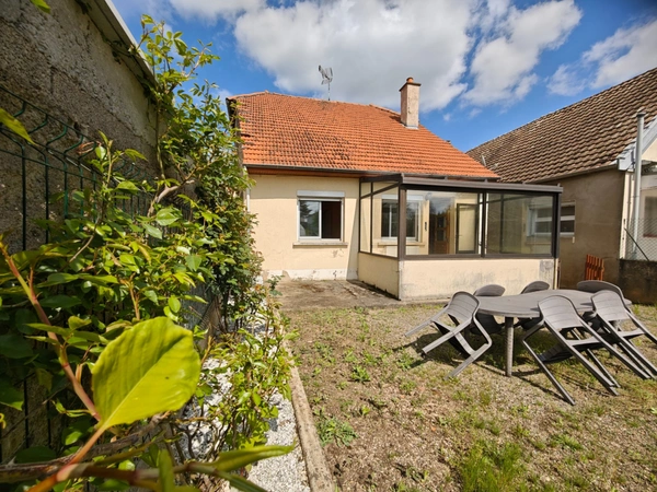 🌷 Une maison de charme à réinventer, où vos projets prennent vie 🌷