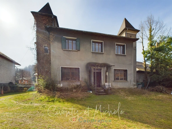 Maison bourgeoise de caractère à rénover à VAL D'ARC (73)