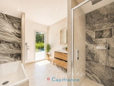 VILLA CONTEMPORAINE D'EXCEPTION – 192 m² DE PLAIN-PIED AVEC PISCINE - en limite de Gilly sur Isère