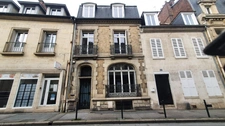 Maison à vendre de 182m² 9 pièces, à Compiègne  (60)