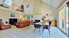 Maison moderne 236 m² – Piscine chauffée – Suite parentale – AUGNY