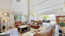 Maison moderne 236 m² – Piscine chauffée – Suite parentale – AUGNY