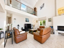 Maison moderne 236 m² – 6 ch - Piscine chauffée – Suite parentale – AUGNY