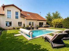 Maison moderne 236 m² – 6 ch - Piscine chauffée – Suite parentale – AUGNY