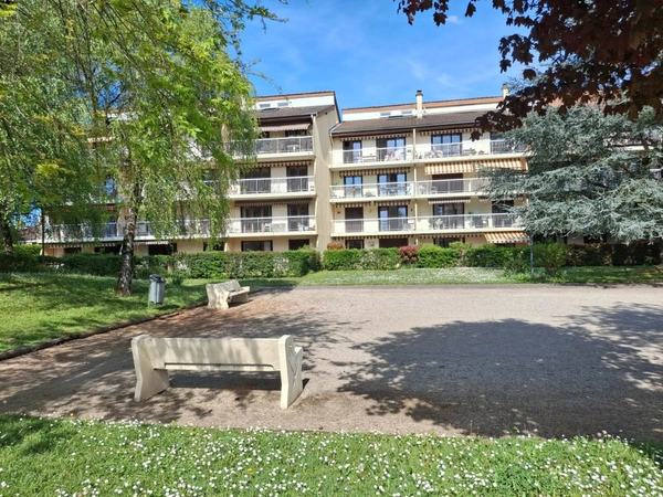 Appartement traversant de 95 m² – Résidence sécurisée avec parc arboré 🌿