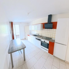 🌿 95 m² lumineux plein Sud | Résidence Les Dauphins | Cave + Parking sécurisé | Calme absolu côté jardin ☀️