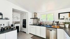 Maison à vendre 6 pièces 140 M² habitable, 4 chambres donc une suite parentale sur un terrain de 896 M², proche des commerces, écoles et transport avec le calme en plus à POMMEUSE (77)