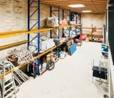 MAISON DE 82 M² - ENTREPOT DE 326 M² - AUCUN TRAVAUX A PREVOIR - IDEAL PROFFESSIONNEL OU INVESTISSEUR 