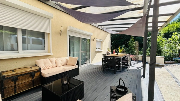 Maison à vendre 6 pièces 140 M² habitable, 4 chambres donc une suite parentale sur un terrain de 918 M², proche des commerces, écoles et transport avec le calme en plus à POMMEUSE (77)