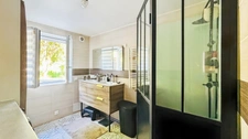 Maison à vendre 6 pièces 140 M² habitable, 4 chambres donc une suite parentale sur un terrain de 918 M², proche des commerces, écoles et transport avec le calme en plus à POMMEUSE (77)