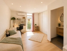 A VENDRE - SERIGNAN - Maison de ville 5 pièces - Surface habitable : 120 m²   (34)