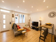 A VENDRE - SERIGNAN - Maison de ville 5 pièces - Surface habitable : 120 m²   (34)