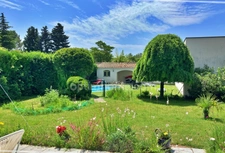 Élégante villa familiale de 237 m² avec piscine dans un quartier recherché de Montélimar (26)