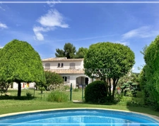 Élégante villa familiale de 237 m² avec piscine dans un quartier recherché de Montélimar (26)