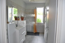 Belle maison de plain pied de 2021 comprenant 3 chambres avec un DPE A
