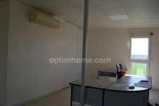 ESPACE DE STOCKAGE ET BUREAUX à vendre à 200m de la N10