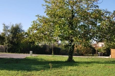 Beau terrain viabilisé à proximité de la mairie de Soyaux, idéalement situé