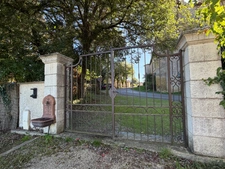 Dpt Gers (32), à vendre BASSOUES, partie du château, 174 m2 avec jardin 5000 m2 et piscine   