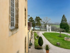 For sale near MARCIAC (32) - 32-room castle - 1540 m2 of living space - 5.8 hectare estate 