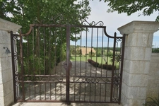 Dpt Gers (32), à vendre BASSOUES, partie du château, 174 m2 avec jardin 5000 m2 et piscine   