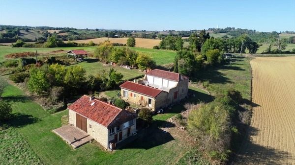 Dpt Gers (32), à vendre proche de LUPIAC- Ensemble de 3 maisons -  P6 de 187 m² - Terrain de 29366  m2 