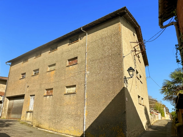 Bâtiment industriel – Ancien silo à grains de 1949 – 500 m2 sur plusieurs niveaux