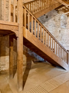 Medieval castle - 210 m2 of living space - 5087 m2