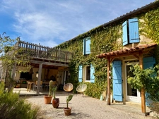 Propriété avec 2 gîtes, une chambre d'hôtes et 2 piscines - 2,2 hectares - VIC FEZENSAC (32)